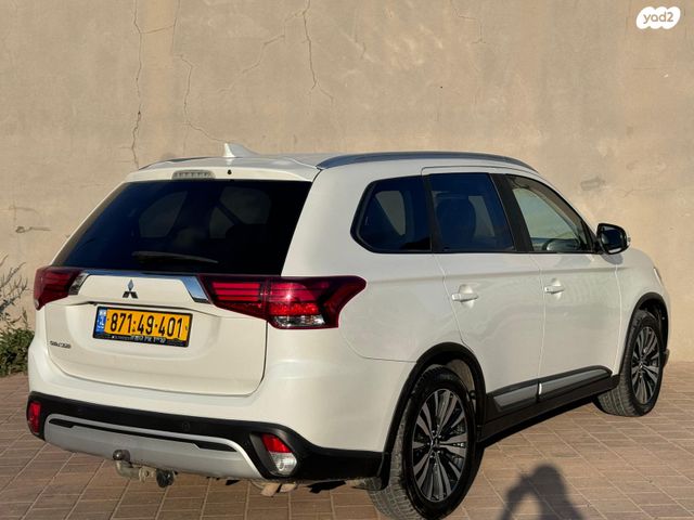 מיצובישי אאוטלנדר