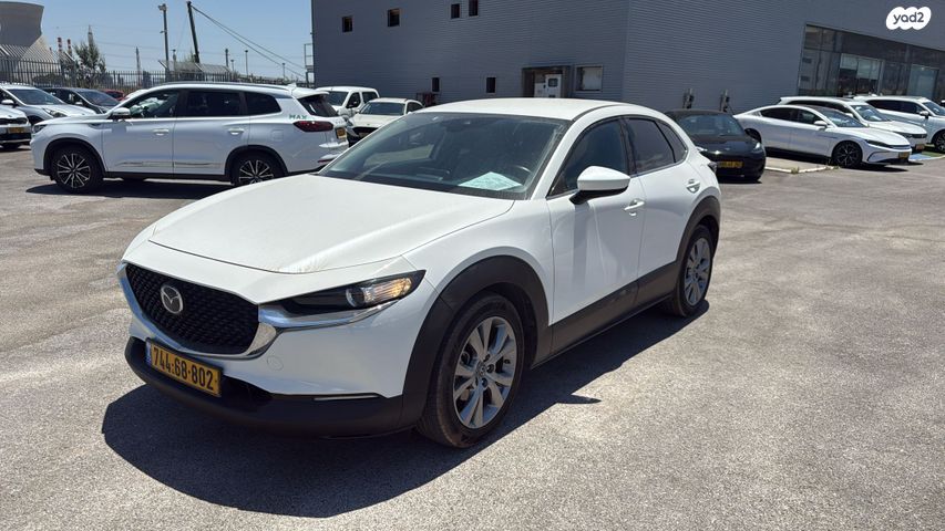 מודעת רכב מאזדה CX-30