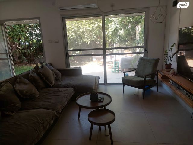 דו משפחתי, האגוז 4, לפיד, לפיד