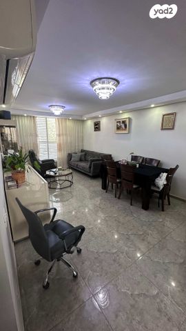 דירה, שקד 50, נווה עופר, תל כביר, תל אביב יפו