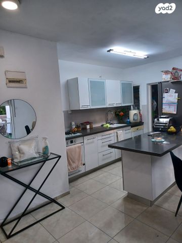 יחזקאל בן בוזי 35