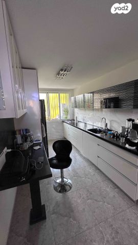 דירה, שקד 50, נווה עופר, תל כביר, תל אביב יפו