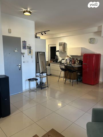 דירה, שביל הזהב 3, 2008, רעננה