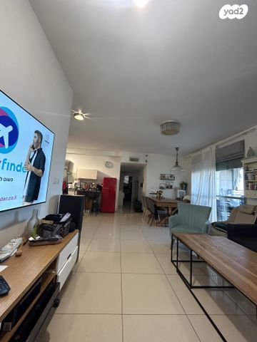 דירה, שביל הזהב 3, 2008, רעננה