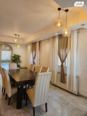 דו משפחתי, משעול הדקלים 18, רמות, ירושלים