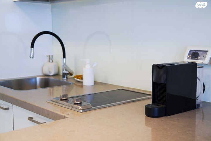 אלי לנדאו 60