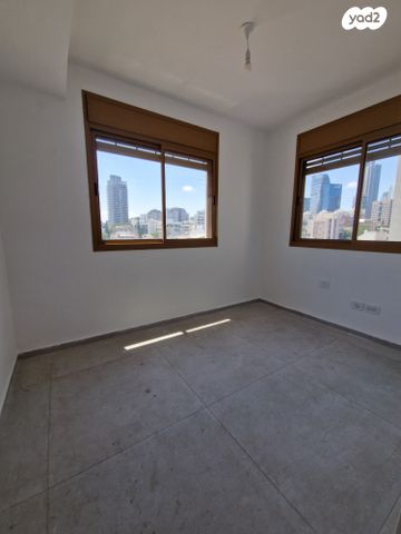 דירה, אסף, חרוזים, רמת גן