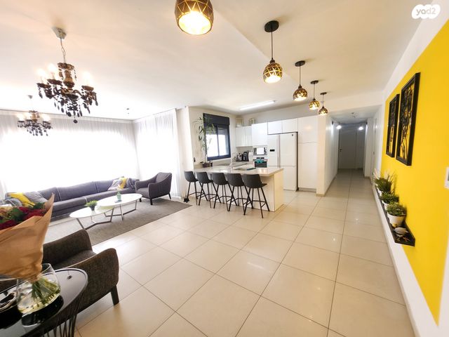 יונתן רטוש 3