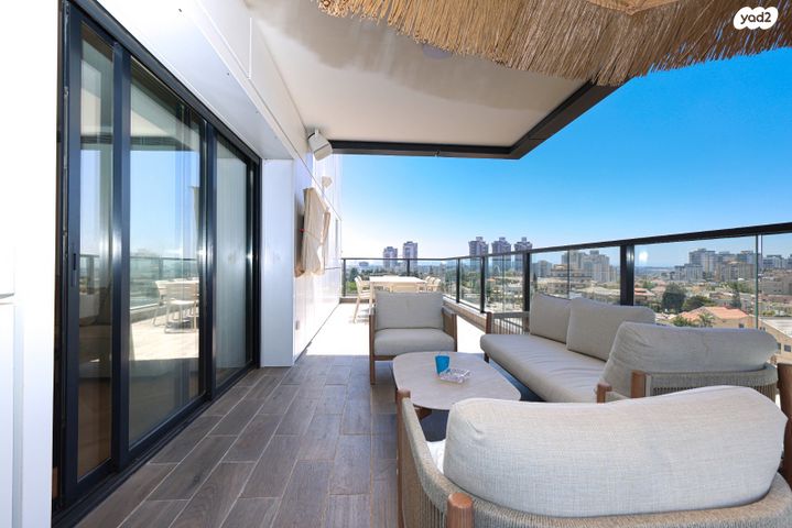 גג/ פנטהאוז, אייזיק רמבה 7, נוף הטיילת, נתניה