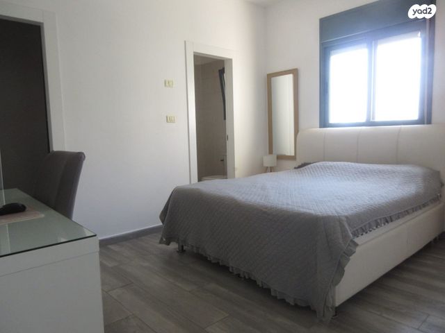 דירה, פרופ' אהרון צ'חנובר, רחובות המדע, רחובות