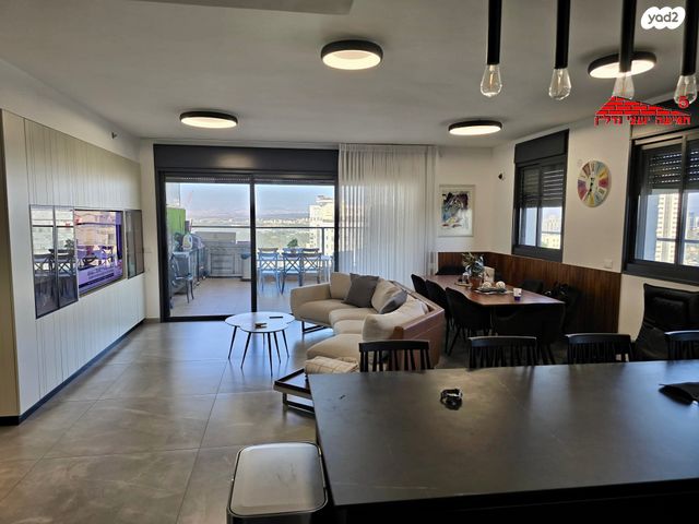 גג/ פנטהאוז, שלמה לוי 18, נרקיסים, ראשון לציון