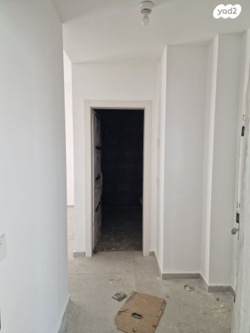 דירה, אסף, חרוזים, רמת גן