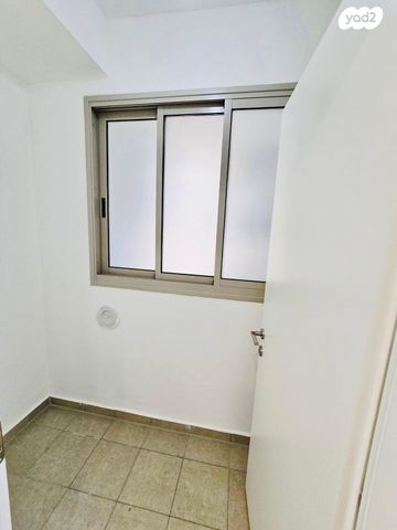 דירה, יצחק שמיר 13, מודיעין מכבים רעות