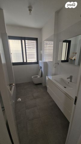 דירה, הכינור, שאר העיר, גבעת זאב