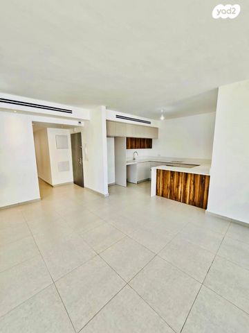 דירה, יצחק שמיר 13, מודיעין מכבים רעות