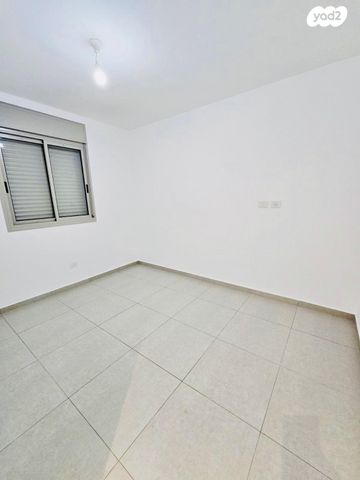 דירה, יצחק שמיר 13, מודיעין מכבים רעות