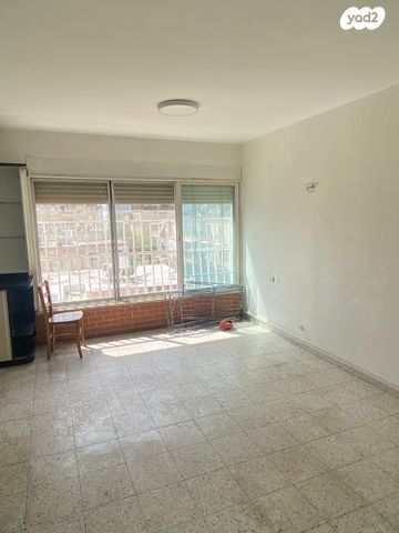 דירה, שלמה המלך, אחוזת כנרת, טבריה