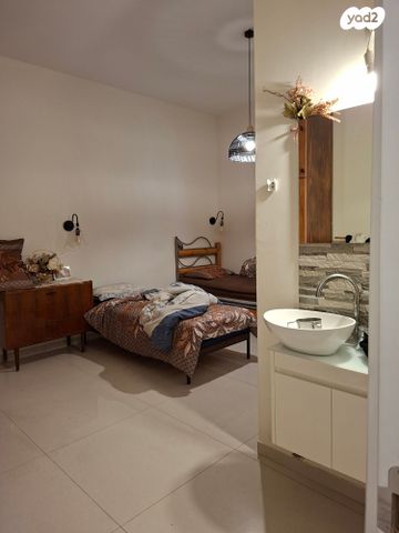 דירת גן, קרן היסוד 11, צפת