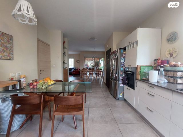 דו משפחתי, בנימינה גבעת עדה