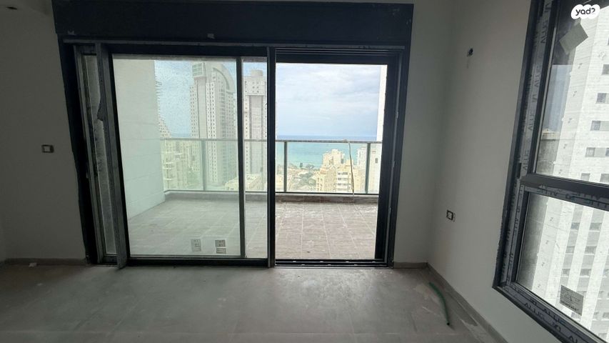 דירה, הרב הרצוג 8, צפון מערב מרכז העיר, נתניה