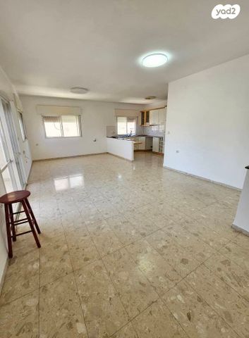 דירה, ז'בוטינסקי 58, עיר, מרכז העיר, נהריה