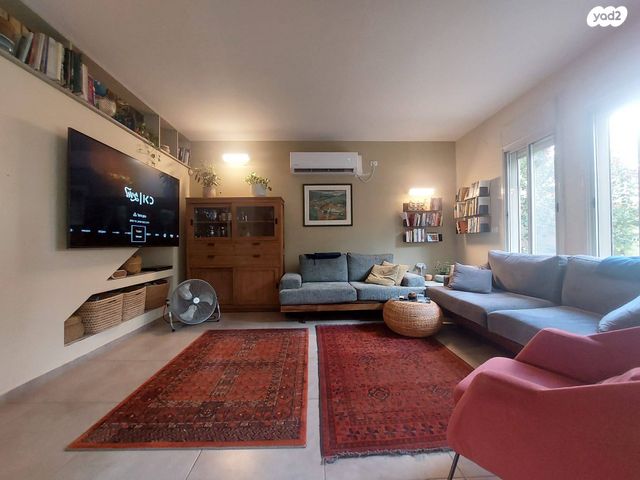 דו משפחתי, בנימינה גבעת עדה