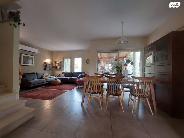 דו משפחתי, בנימינה גבעת עדה