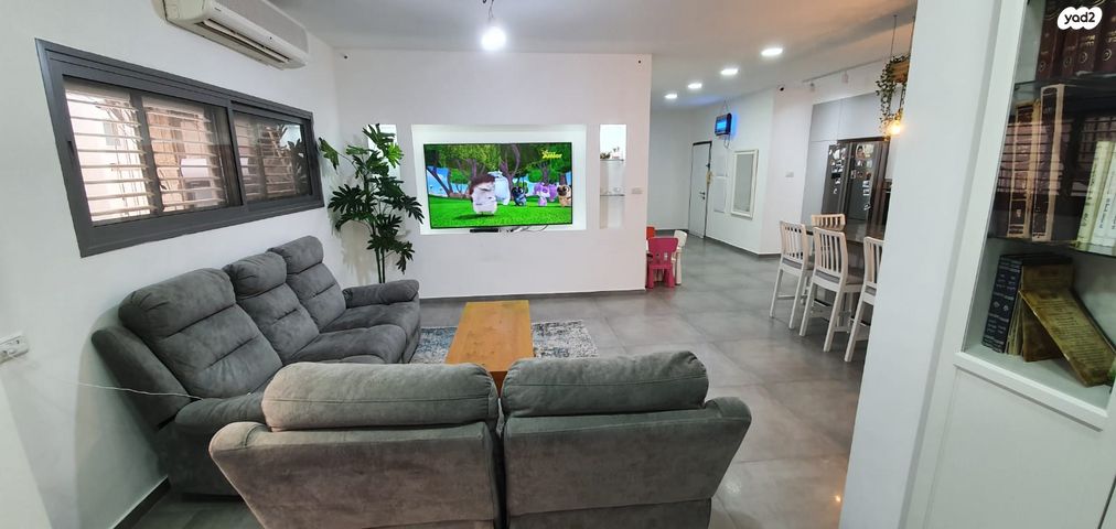 דירת גן, הגדוד העברי 7, לב העיר, בת ים