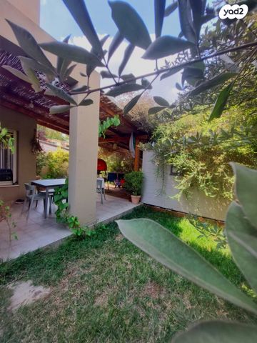 דו משפחתי, בנימינה גבעת עדה