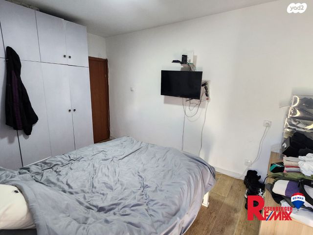 גג/ פנטהאוז, חיים סירני 25, נווה רמז, חולון