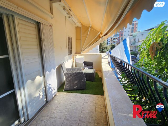 גג/ פנטהאוז, חיים סירני 25, נווה רמז, חולון