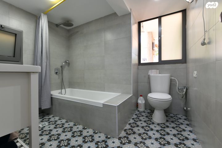 דירת גן, הגדוד העברי 7, לב העיר, בת ים