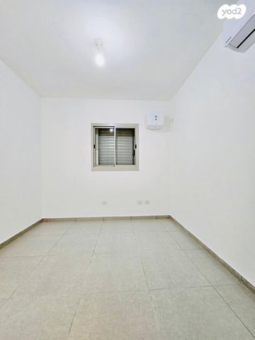 דירה, יצחק שמיר 13, מודיעין מכבים רעות