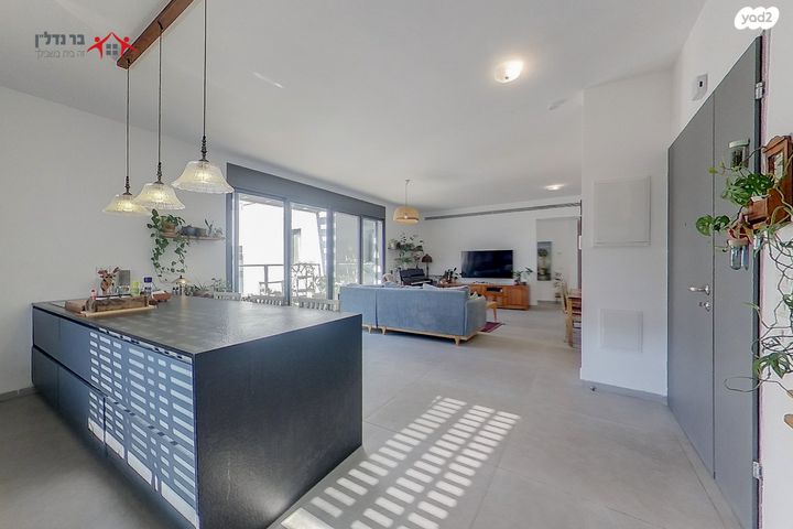 דירה, אם הקבוצות, מתחם גרינברג, הוד השרון