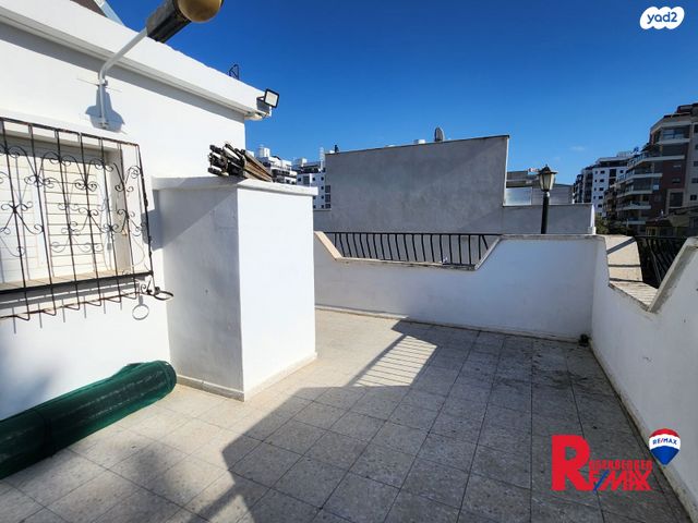 גג/ פנטהאוז, חיים סירני 25, נווה רמז, חולון