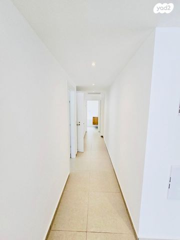 דירה, יצחק שמיר 13, מודיעין מכבים רעות