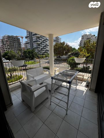 דירה, נווה גן, רמת השרון