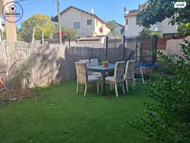 דירת גן, אלון, רמת השרון