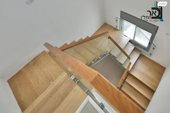 דופלקס, יהודה גורודיסקי 26, אבני חן, רחובות