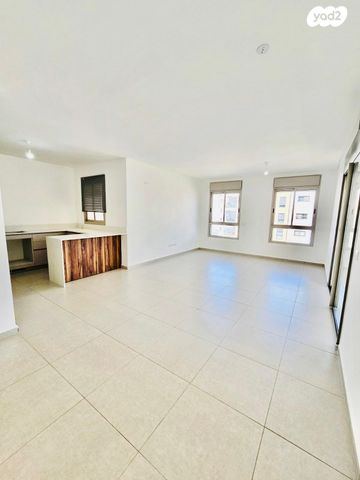 דירה, יצחק שמיר 13, מודיעין מכבים רעות