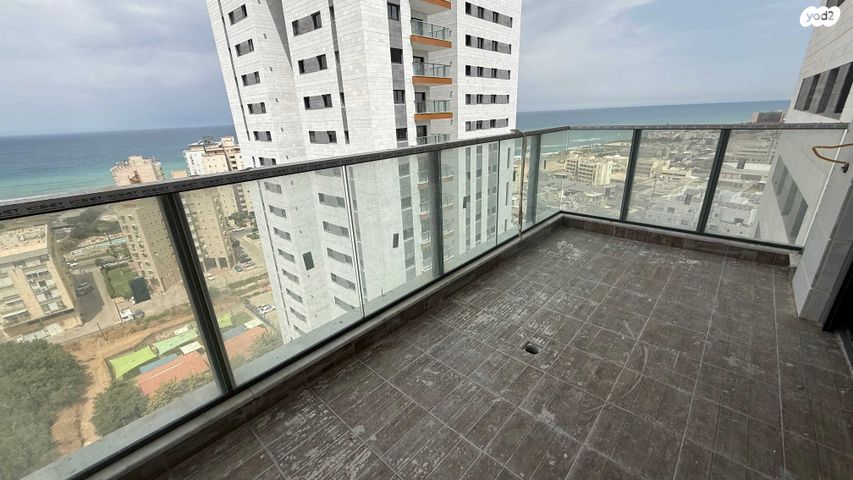 דירה, הרב הרצוג 8, צפון מערב מרכז העיר, נתניה