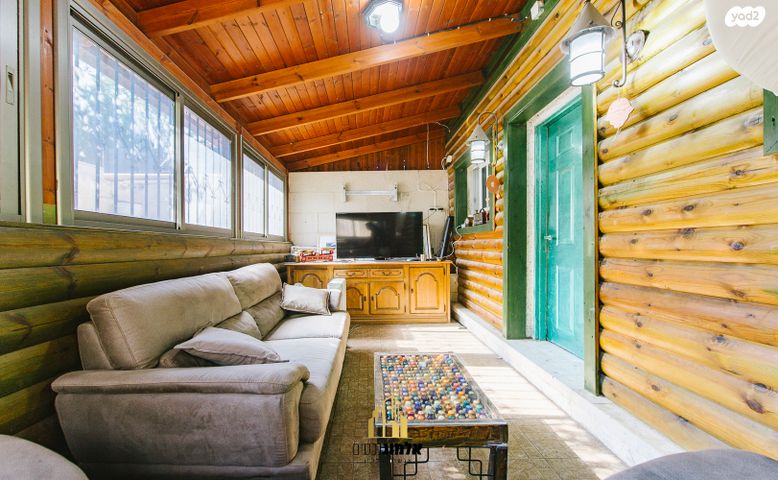 דו משפחתי, בית שמש