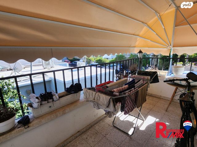 גג/ פנטהאוז, חיים סירני 25, נווה רמז, חולון