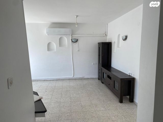 דירה, שלמה המלך, אחוזת כנרת, טבריה