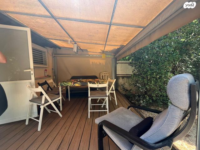 דו משפחתי, שלמה המלך, יצחק רבין, מעלות תרשיחא