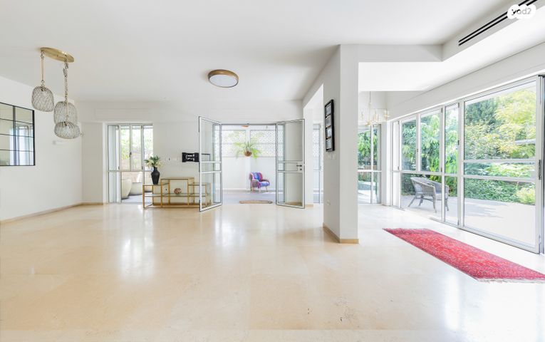 מתחם 19 - 20 (מתחם הפרחים)