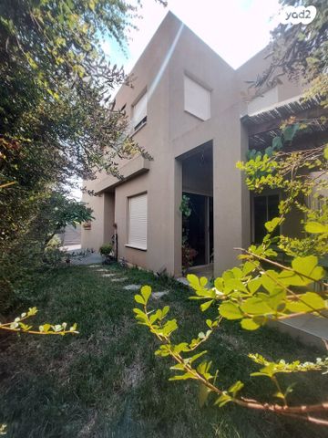 דו משפחתי, בנימינה גבעת עדה