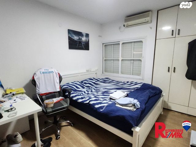 גג/ פנטהאוז, חיים סירני 25, נווה רמז, חולון