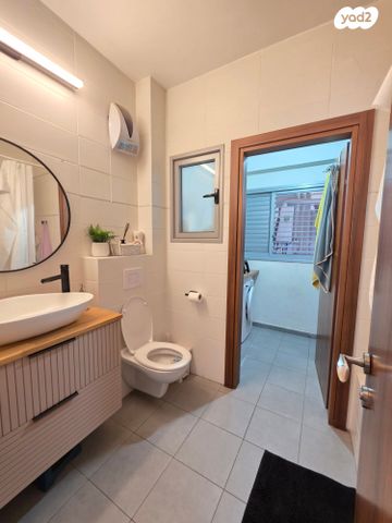 דירה, חזון אי"ש 16, רחובות הצעירה, רחובות