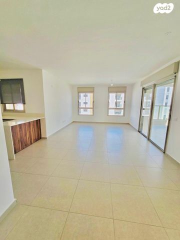 דירה, יצחק שמיר 13, מודיעין מכבים רעות